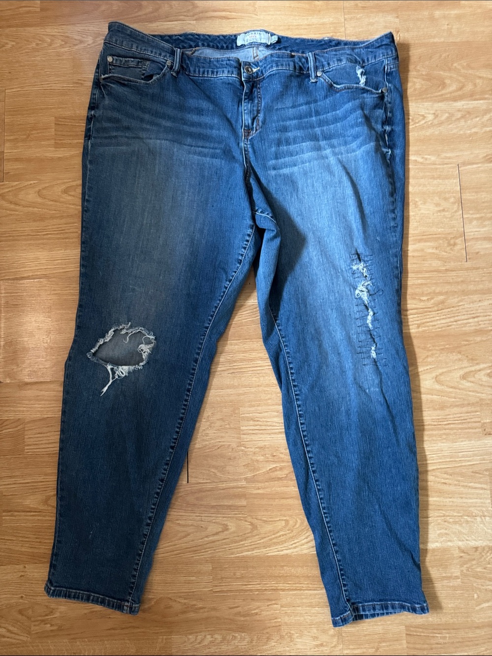 Torrid Women’s Distressed Blue Denim Jeans - Classic Mid Wash 26T